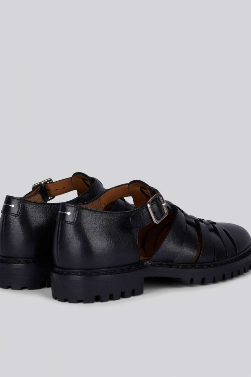 černé sandále
